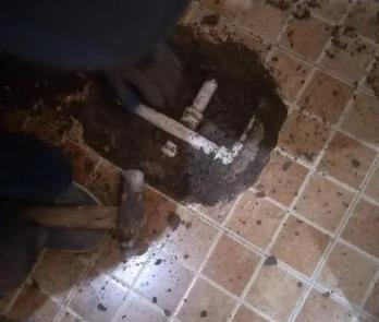 港南卫生间漏水维修公司为您分享下卫生间渗水如何处理及注意事项