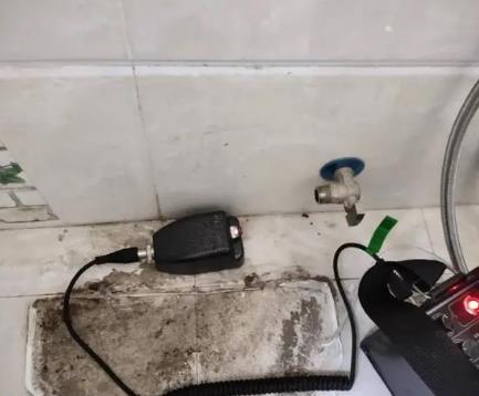 港南屋顶漏水维修公司分享下卫生间漏水的危害及解决方法